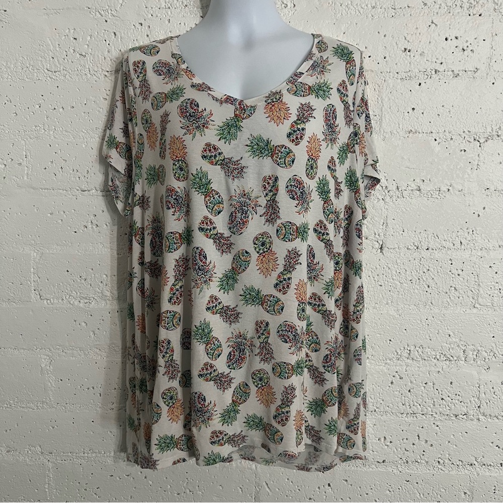 Cynthia Rowley Womens Top  T Shirt 2X White Pineapples V Neck Short Sleeve Rayon